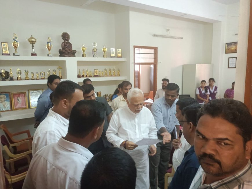 ಮೆಟ್ರಿಕ್ ನಂತರದ ಬಾಲಕರ ವಸತಿ ನಿಲಯಕ್ಕೆ ಕಾಳಿ ಬ್ರಿಗೇಡ ಆಗ್ರಹ: ಸಮಸ್ಯೆ ಬಗೆಹರಿಸುವಂತೆ ಅಧಿಕಾರಿಗಳಿಗೆ ದೇಶಪಾಂಡೆ ಸೂಚನೆ