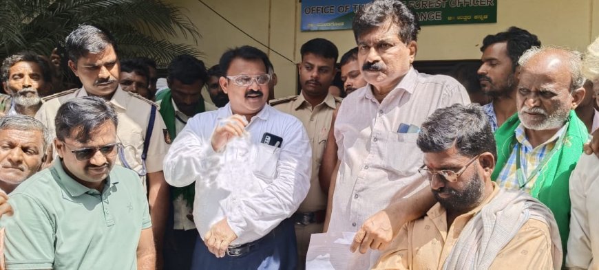 ಇಲಾಖೆಯ 27 ವರ್ಷ ವನವಾಸಕ್ಕೆ ಬೃಹತ್ ವಿರೋಧ : ಅರಣ್ಯವಾಸಿಯ ಒಕ್ಕಲೆಬ್ಬಿಸುವ ಪ್ರಕ್ರಿಯೆ ಆದೇಶ ಸ್ಥಗಿತಕ್ಕೆ ಆಗ್ರಹ