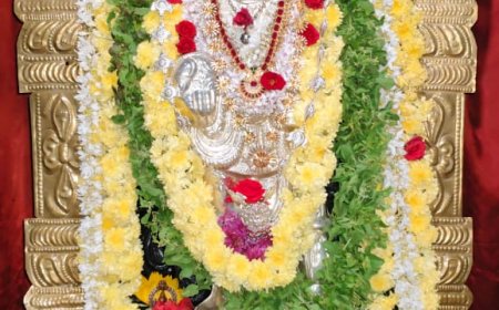 ಮುತ್ತಿನಕೆರೆ ವೆಂಕಟರಮಣ ದೇವರಿಗೆ ದೀಪೋತ್ಸವ ಸೇವೆ