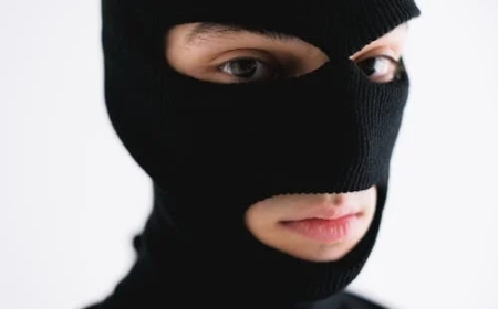 ಮೀನು ಮಾರಾಟ ಮಾಡುತ್ತಿದ್ದ ಮಹಿಳೆಯಿಂದ ಹಣ ಕಿತ್ತು ಓಡಿದ ಕಳ್ಳ!!