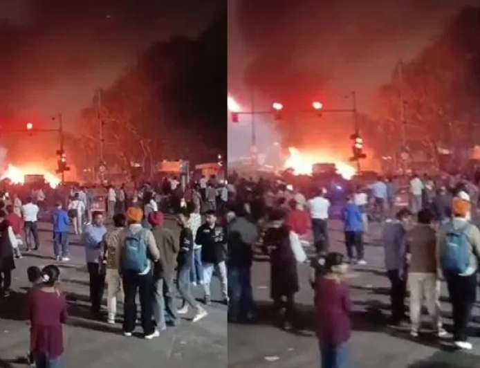 ದೆಹಲಿಯ ಕೆಂಪುಕೋಟೆ ಬಳಿ ಕಾರು ಸ್ಫೋಟ : ೧೩ ಜನ ಬಲಿ