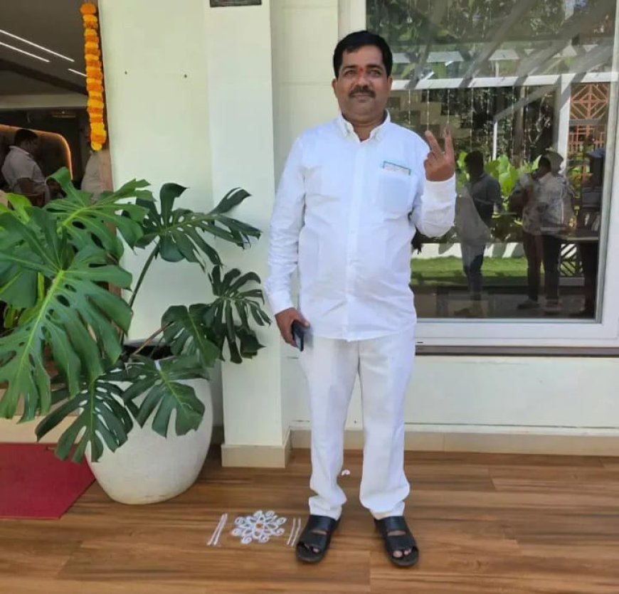 ಕೆ.ಡಿ.ಸಿ.ಸಿ ಚುನಾವಣೆಯಲ್ಲಿ ಗೆಲುವು: ಕೃಷ್ಣಾ ದೇಸಾಯಿಗೆ ಅಭಿಮಾನಿ ಬಳಗದಿಂದ ಗೌರವ ಸನ್ಮಾನ