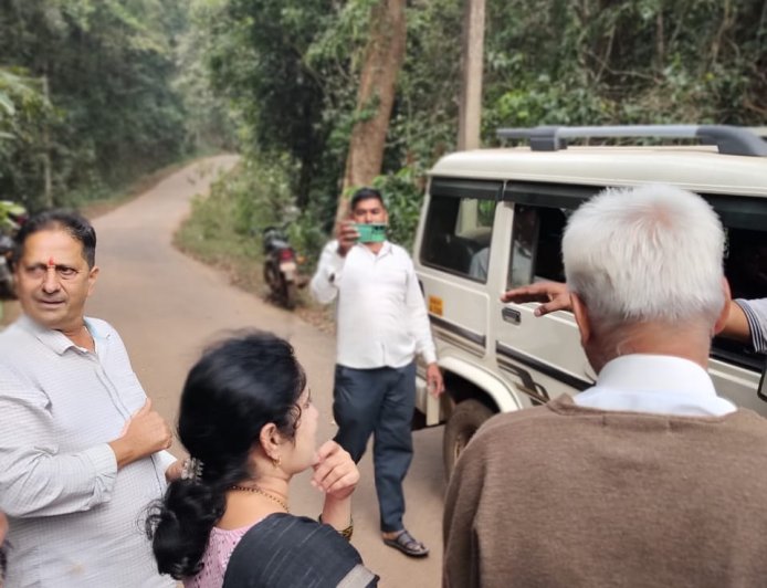 ಸರ್ವೆಗೆ ಬಂದರು ಅಪರಿಚಿತರು: ತಡೆದು ವಾಪಾಸ್‌ ಕಳಿಸಿದ ಸಾಲ್ಕಣಿ-ಮುರೇಗಾರ್‌ ಜನರು