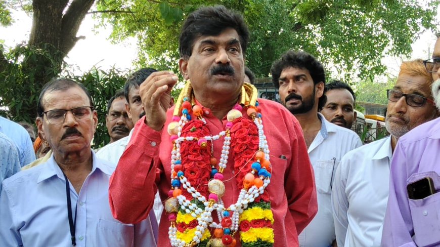 ಸಾವಿರ ರೂಪಾಯಿ ಕೊಡುತ್ತೇವೆ, ನಮ್ಮವರಿಗೂ ಭೂಮಿ ಕೊಡಿ ಕೇಂದ್ರಕ್ಕೆ ಆಗ್ರಹ - ರವೀಂದ್ರ ನಾಯ್ಕ