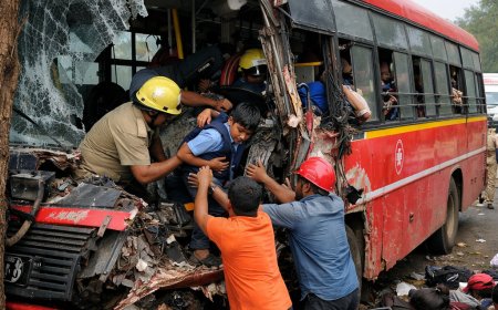 ಹಳಿಯಾಳ: ಕೆಎಸ್‌ಆರ್‌ಟಿಸಿ ಬಸ್ ಭೀಕರ ಅಪಘಾತ - 20 ಪ್ರಯಾಣಿಕರಿಗೆ ಗಾಯ