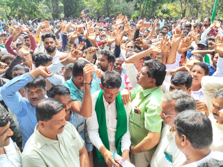 ಕ್ಯಾದಗಿಯಲ್ಲಿ ಬೃಹತ್ ಸಭೆ, ತೀವ್ರ ಆಕ್ರೋಶ, ಪ್ರಶ್ನೆಗಳ ಸುರಿಮಳೆ, ಅರಣ್ಯ ಕಛೇರಿಗೆ ಮುತ್ತಿಗೆೆ