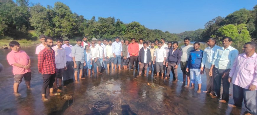 ಅಘನಾಶಿನಿ ನದಿಗೆ ಇಳಿದು ಹೋರಾಟಗಾರರ ಪ್ರತಿಜ್ಷೇ: ಪರಿಸರ ಮತ್ತು ಜನವಿರೋಧಿ ಯೋಜನೆ ತಡೆಯಲು ಸನ್ನಧ್ಧ - ರವೀಂದ್ರ ನಾಯ್ಕ