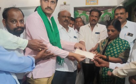 ಮುಂಡಗೋಡಿನ ಮೃತ ರೈತ ಕುಟುಂಬಕ್ಕೆ ಬಿಜೆಪಿ ಧನಸಹಾಯ; ರಾಜ್ಯ ಸರ್ಕಾರದ ವಿರುದ್ಧ ಆಕ್ರೋಶ