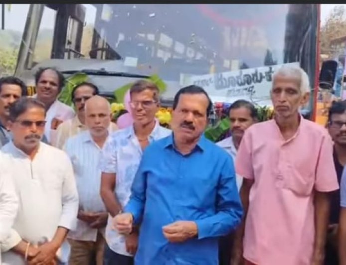 ದಶಕಗಳ ಕನಸು ನನಸು: ಕತಗಾಲ-ಮೂರುರು-ಕುಮಟಾ ನೂತನ ಬಸ್ ಸಂಚಾರಕ್ಕೆ ಶಾಸಕ ದಿನಕರ್ ಶೆಟ್ಟಿ ಚಾಲನೆ