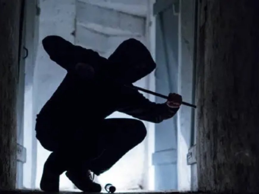 ಶಿರಸಿಯಲ್ಲಿ ಹಾಡಹಗಲೇ ಮನೆಗಳ್ಳರ ಅಟ್ಟಹಾಸ: ಲಕ್ಷಾಂತರ ಮೌಲ್ಯದ ಚಿನ್ನಾಭರಣ, ನಗದು ಕಳವು!