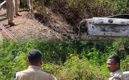 ಅರಬೈಲ್ ಘಟ್ಟದಲ್ಲಿ ಕಾರು ಅಗ್ನಿಗಾಹುತಿ: ನಿಗೂಢ ಸಾವಿನ ಬೆನ್ನತ್ತಿದ ಪೊಲೀಸ್ ಪಡೆ!