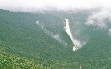 ಪ್ರಕೃತಿಯ ಮಡಿಲಲ್ಲಿ ಸ್ಫೋಟದ ಭೀತಿ: ಮಾಯವಾಗುತ್ತದೆಯೇ ಸುಂದರ 'ವಜ್ರ' ಜಲಪಾತ?