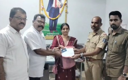 ಬಸ್ಸಿನಲ್ಲಿ ಬಿಟ್ಟು ಹೋಗಿದ್ದ ಬಂಗಾರ ಮರಳಿಸಿದ ಶಿರಸಿ ಸಾರಿಗೆ ದೂತರು!