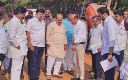 ಹಾವೇರಿ-ಶಿರಸಿ ಹೆದ್ದಾರಿ ಕಾಮಗಾರಿ ಪರಿಶೀಲಿಸಿದ ಸಂಸದ ಬೊಮ್ಮಾಯಿ: ಅಧಿಕಾರಿಗಳಿಗೆ 'ಕ್ಲಾಸ್', ತಿಂಗಳಾಂತ್ಯದೊಳಗೆ ಕಾಮಗಾರಿ ಮುಕ್ತಾಯಕ್ಕೆ  ಡೆಡ್‌ಲೈನ್!