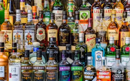 ಮೀನಿನ ಘಮದ ಮರೆಯಲ್ಲಿ ಮದ್ಯದ ನಶೆ: ಅಬಕಾರಿ ಇಲಾಖೆಯ 'ಖಡಕ್' ಕಾರ್ಯಾಚರಣೆ!