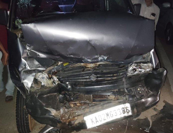 ಕೊಳಗಿಬೀಸ್ ತಿರುವಿನಲ್ಲಿ ಕಾರುಗಳ ನಡುವೆ ಭೀಕರ ಡಿಕ್ಕಿ - ಮಹಿಳೆಗೆ ಗಾಯ