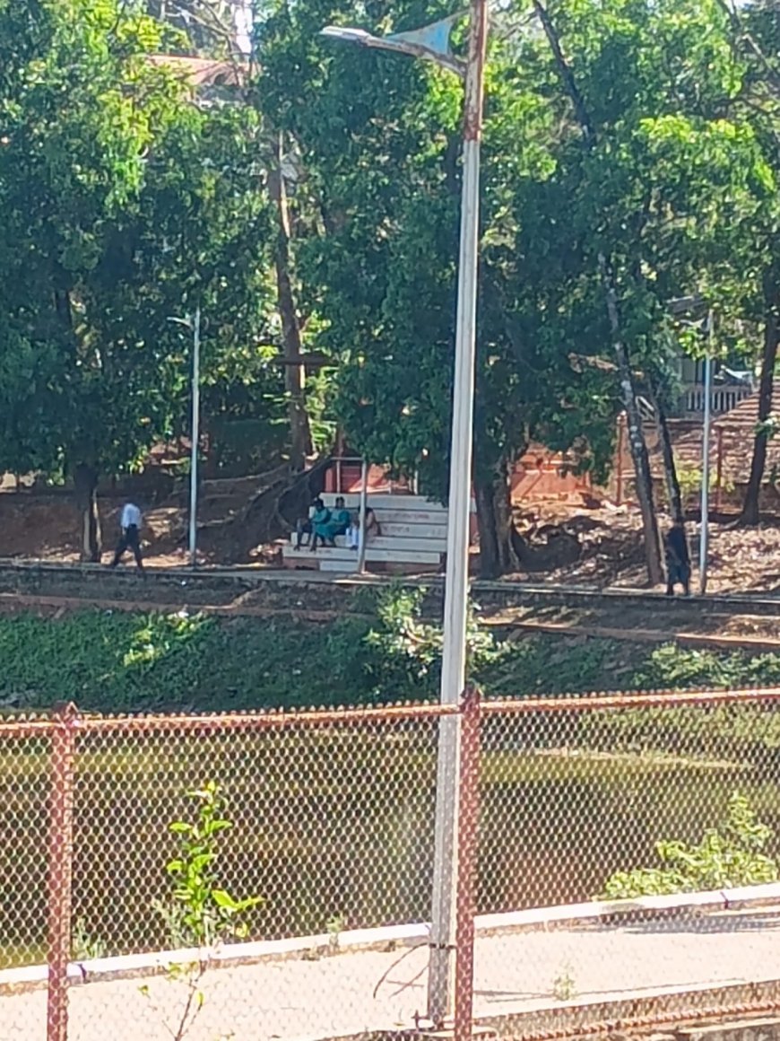 ಪ್ರೇಮಿಗಳ ಪಾಲಿನ ‘ಅಡ್ಡಾ’ವಾಗುತ್ತಿದೆ ಐತಿಹಾಸಿಕ ದೇವಿಕೆರೆ; ಸಾರ್ವಜನಿಕರ ಸಂಚಾರಕ್ಕೆ ಮುಜುಗರ, ಕ್ರಮಕ್ಕೆ ಹೆಚ್ಚಿದ ಆಗ್ರಹ