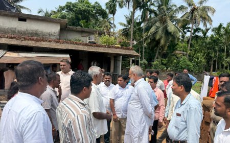 ಭಟ್ಕಳ ದುರಂತ: ಮೃತರ ಮನೆಗಳಿಗೆ ಭೇಟಿ ನೀಡಿದ ಸಂಸದ ಕಾಗೇರಿ; ಕುಟುಂಬಗಳಿಗೆ ಸಾಂತ್ವನ, ಧೈರ್ಯ ತುಂಬಿದ ನಾಯಕರು