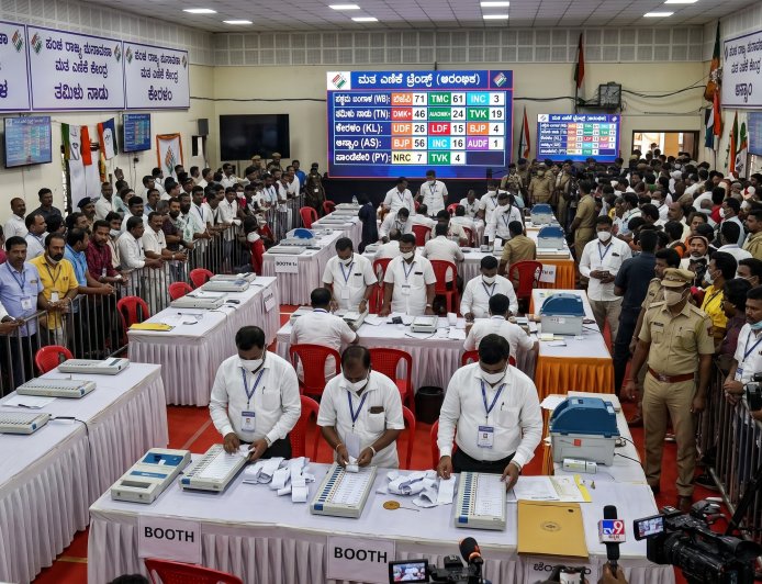 ಪಂಚ ರಾಜ್ಯ ಚುನಾವಣಾ ಮತಎಣಿಕೆ: ಪಶ್ಚಿಮ ಬಂಗಾಳದಲ್ಲಿ ಬಿಜೆಪಿ-ಟಿಎಂಸಿ ಜಿದ್ದಾಜಿದ್ದಿ; ತಮಿಳುನಾಡಿನಲ್ಲಿ ಡಿಎಂಕೆ ಪಾರುಪತ್ಯ (ಇಲ್ಲಿಯ ತನಕ ಟ್ರೆಂಡ್)