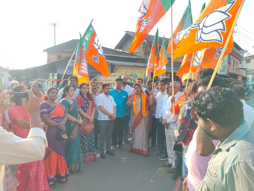 ಯಲ್ಲಾಪುರದಲ್ಲಿ ಕೇಸರಿ ಅಲೆ: ಪಂಚರಾಜ್ಯ ಚುನಾವಣಾ ಫಲಿತಾಂಶಕ್ಕೆ ಬಿಜೆಪಿ ಕಾರ್ಯಕರ್ತರ ಹರ್ಷೋದ್ಗಾರ!
