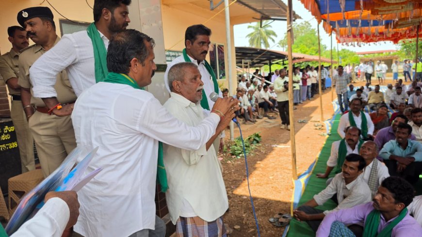 ರೈತರ ಹಣ ಗುಳುಂ!? ಕೋಟಿ ಕೋಟಿ ಭ್ರಷ್ಟಾಚಾರದ ಆರೋಪ: ಕಾಳಂಗಿ ಸೊಸೈಟಿಗೆ ರೈತರ ಬೃಹತ್ ಮುತ್ತಿಗೆ!