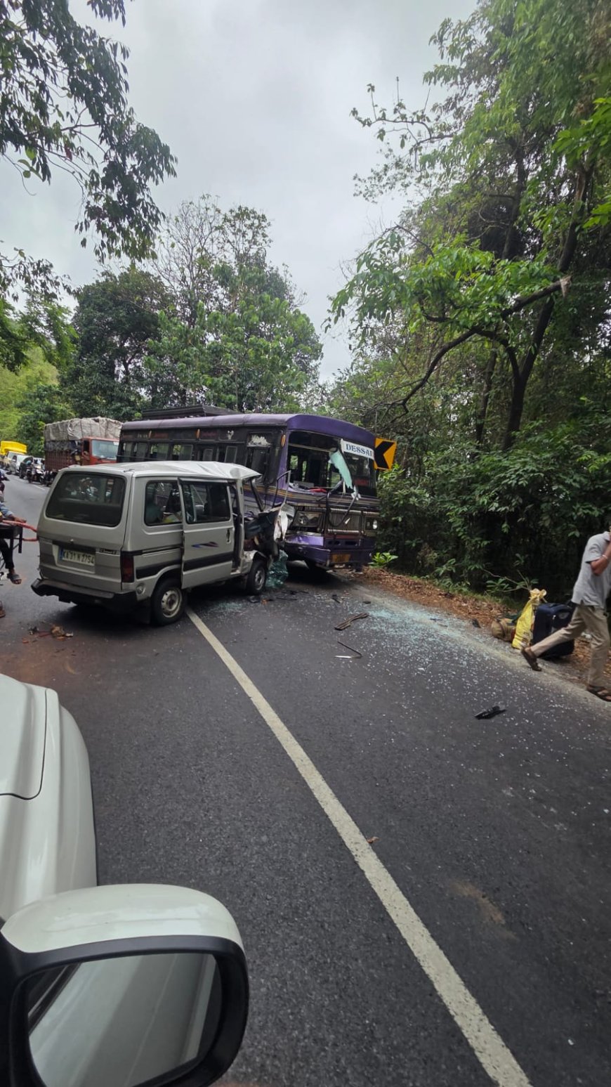 ಗೋವಾದಲ್ಲಿ ಭೀಕರ ಅಪಘಾತ: ಶಿರಸಿ ಮೂಲದ ಓಮಿನಿ ಚಾಲಕನಿಗೆ ಗಂಭೀರ ಗಾಯ, ಮೂವರು ಆಸ್ಪತ್ರೆಗೆ ದಾಖಲು!