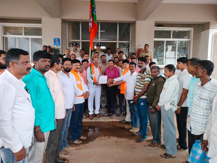 ಪಟ್ಟಣ ಪಂಚಾಯತ್ ಜಾಗವನ್ನು ಉರ್ದು ಶಾಲೆಗೆ ಕೊಡುವ ಹುನ್ನಾರ: ಬಿಜೆಪಿ ಪ್ರತಿಭಟನೆ 