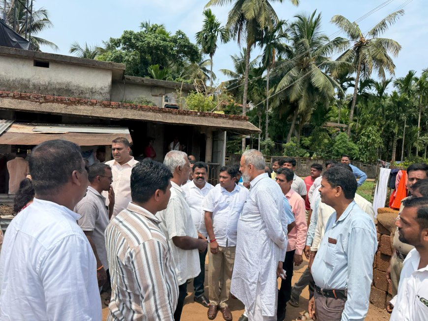 ಭಟ್ಕಳ ದುರಂತ: ಮೃತರ ಮನೆಗಳಿಗೆ ಭೇಟಿ ನೀಡಿದ ಸಂಸದ ಕಾಗೇರಿ; ಕುಟುಂಬಗಳಿಗೆ ಸಾಂತ್ವನ, ಧೈರ್ಯ ತುಂಬಿದ ನಾಯಕರು