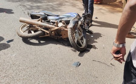 ಬಸ್-ಬೈಕ್ ಭೀಕರ ಡಿಕ್ಕಿ: ಬೈಕ್ ಸವಾರನ ಸ್ಥಿತಿ ಗಂಭೀರ.. ದೊಡ್ಡೂರು ಕ್ರಾಸ್ ಬಳಿ ಆತಂಕದ ವಾತಾವರಣ!