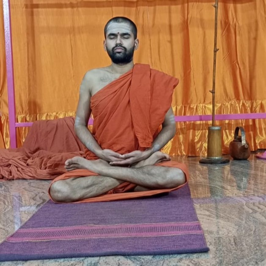 ವಿಶ್ವ ಯೋಗ ದಿನಾಚರಣೆ: ಯೋಗಾಸನ ಮಾಡಿ ಮಾದರಿಯಾದ ಸ್ವರ್ಣವಲ್ಲೀ ಕಿರಿಯ ಶ್ರೀ