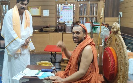 ಸ್ವರ್ಣವಲ್ಲಿ ಶ್ರೀಗಳೊಂದಿಗೆ ಎ. ರವೀಂದ್ರ ಸುದೀರ್ಘ ಸಮಾಲೋಚನೆ