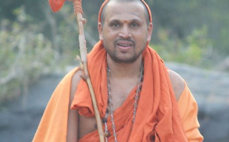 ರಕ್ತದಾನದ ಗುರುಗಳು ಮತ್ತು ಗುರುಗಳ ರಕ್ತದಾನ :  ಉಪದೇಶಕ್ಕಿಂತ ಆದರ್ಶ ದೊಡ್ಡದು