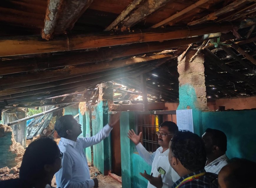 ಮನೆ ಕುಸಿತ ಸಂತ್ರಸ್ತರಿಗೆ ಶಾಸಕ ಭೀಮಣ್ಣ ನಾಯ್ಕ ಸಾಂತ್ವನ; ಶೀಘ್ರ ಪರಿಹಾರಕ್ಕೆ ಅಧಿಕಾರಿಗಳಿಗೆ ಸೂಚನೆ