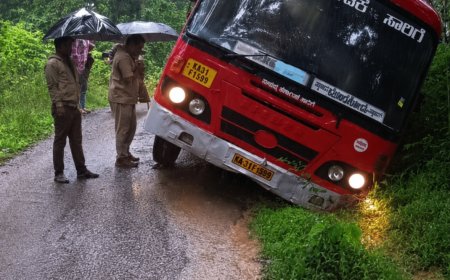 ಕಾಲುವೆಗಿಳಿದ ಕೆಎಸ್‌ಆರ್‌ಟಿಸಿ ಬಸ್; ಸ್ವಲ್ಪದರಲ್ಲೇ ತಪ್ಪಿದ ಭಾರೀ ಅನಾಹುತ
