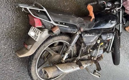 ಲಾರಿ–ಬೈಕ್‌ ಭೀಕರ ಡಿಕ್ಕಿ: ದಾಂಡೇಲಿ ಯುವಕ ಸ್ಥಳದಲ್ಲೇ ಸಾವು; ಮತ್ತೊಬ್ಬ ಸವಾರ ಗಂಭೀರ
