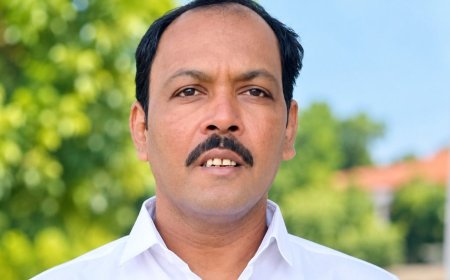 ಕರ್ತವ್ಯದ ನಡುವೆಯೇ ದಿಢೀರ್ ಎದೆನೋವು; ಕಚೇರಿಯಲ್ಲೇ ಕುಸಿದುಬಿದ್ದ ಎಫ್‌ಡಿಎ : ಚಿಕಿತ್ಸೆ ಫಲಿಸದೆ ತಹಶೀಲ್ದಾರ್ ಕಚೇರಿ ಸಿಬ್ಬಂದಿ ಫಂಡರೀನಾಥ ನಾಯ್ಕ ನಿಧನ